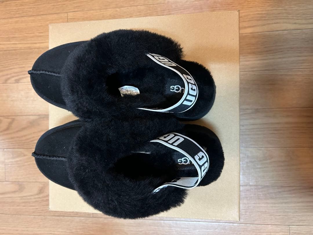 UGG ブラック スリッパ