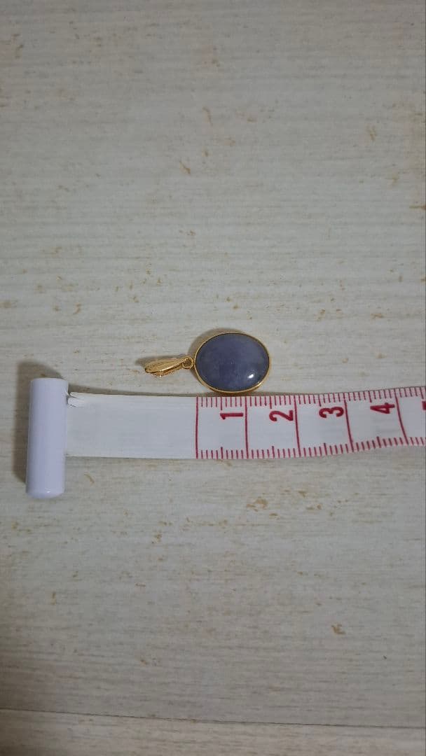 18金 翡翠 ラベンダー色 チャーム