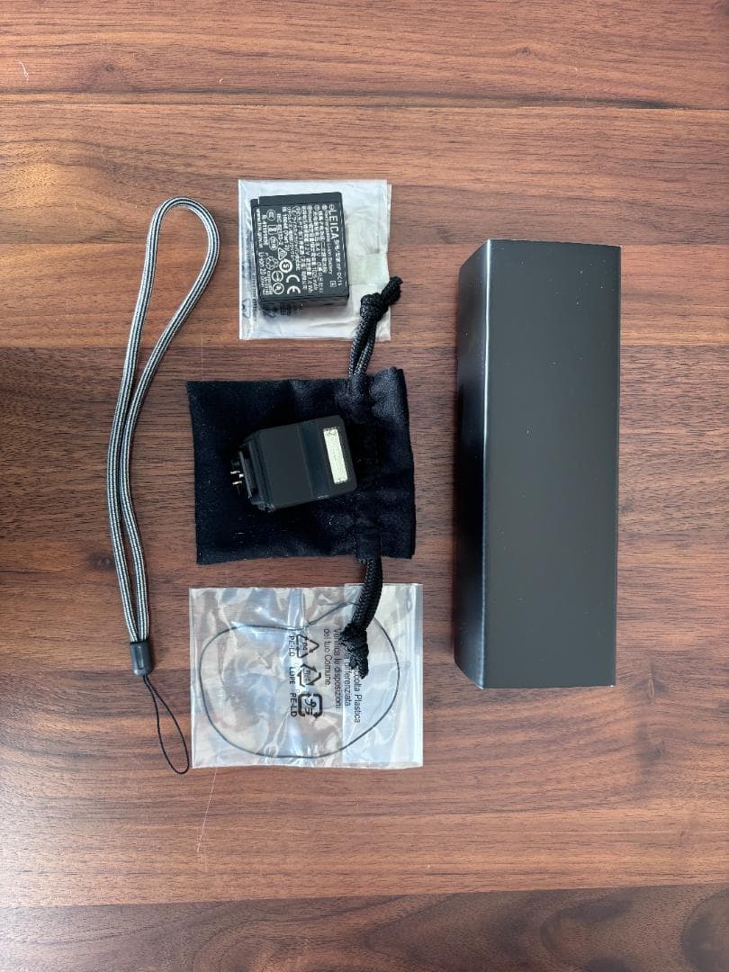 極美品【Leica】D-LUX8 & 純正オートレンズキャップ付き