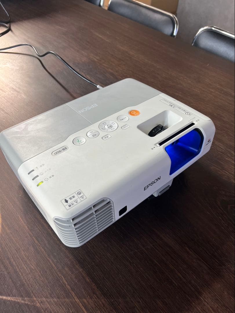 EPSON EB-1900 プロジェクター本体 中古　Wi-Fi付き