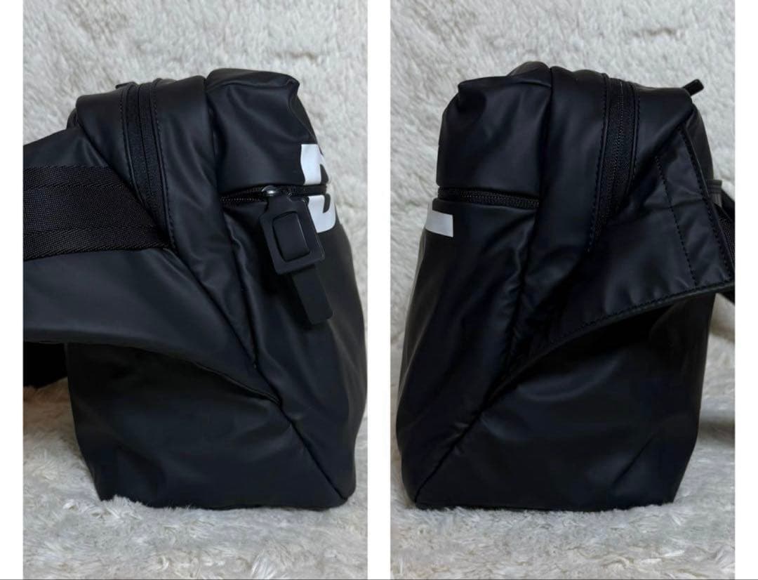 未使用級　極美　DIESEL ディーゼル ボディバッグ　斜めがけ　ビッグロゴ