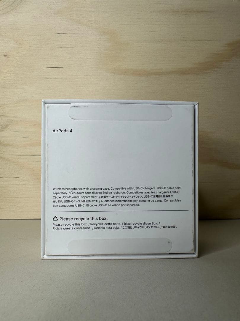 【極美品】Apple AirPods 4 MXP63J/A C2F2G