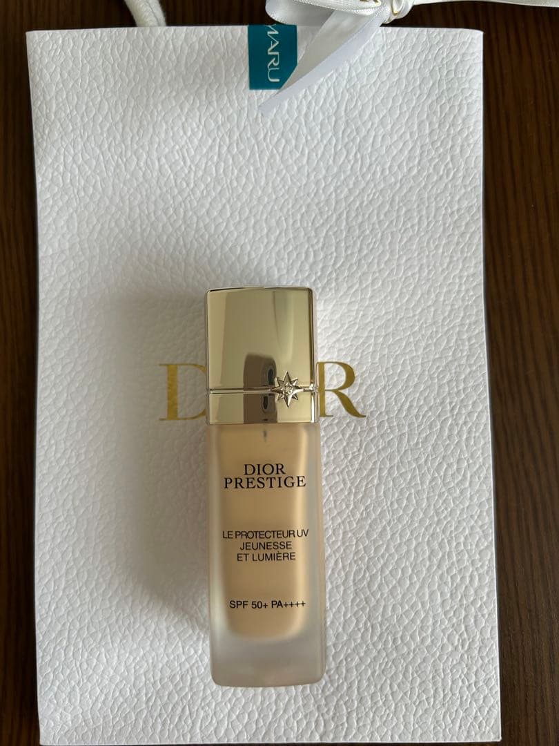 Dior プレステージ ホワイト ル プロテクター UV ルミエール BB 01
