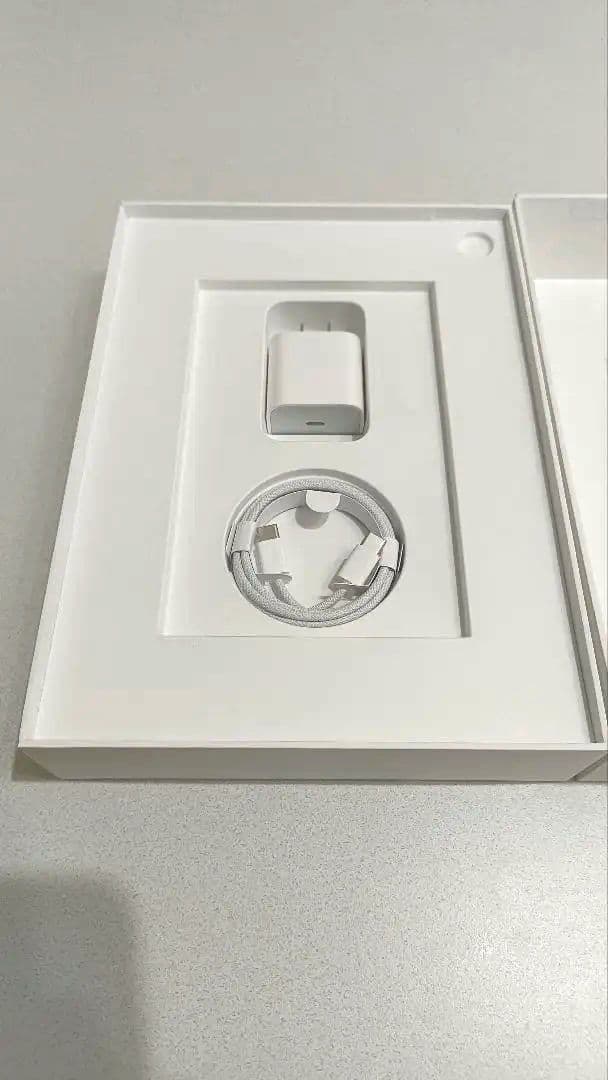 iPad 11インチ　A16 　128GB シルバー　第11世代