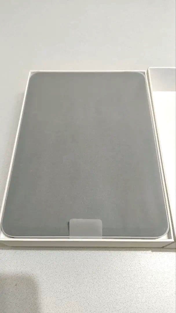 iPad 11インチ　A16 　128GB シルバー　第11世代