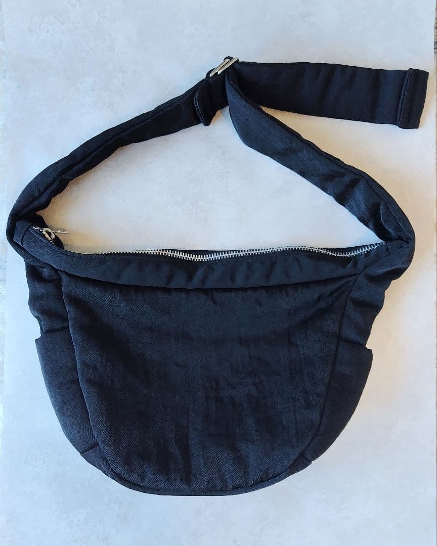 美品 ITTI ANNIE PUFFER TOWN MOON BAG イッチ