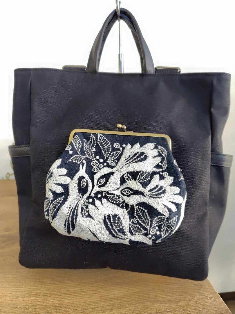 ペ*コ様 ミナペルホネン/carnival　カーニバルネイビー/がま口ポケット/