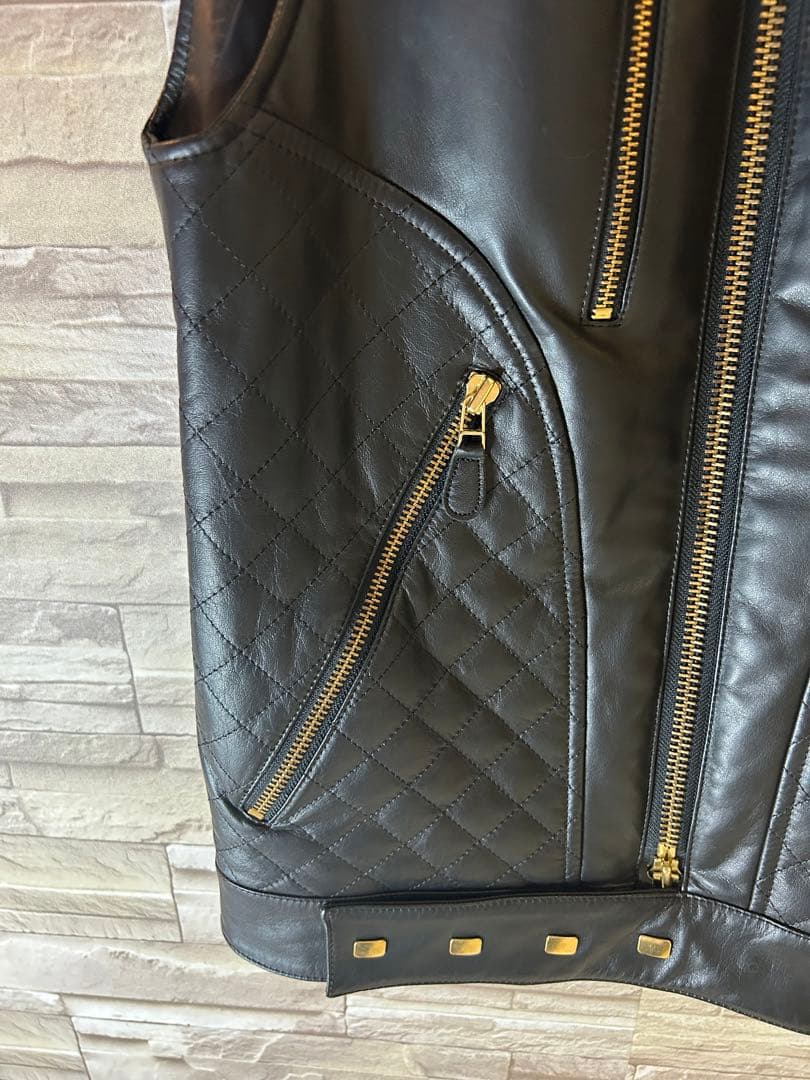 絶*ン様 美品【ドレスキャンプ】レザーベスト