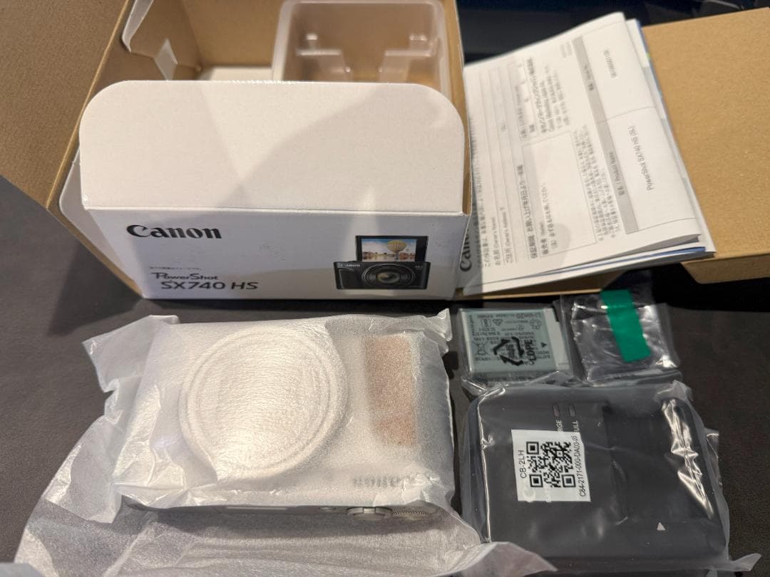 【新品未使用】Canon PowerShot SX740 HS シルバー