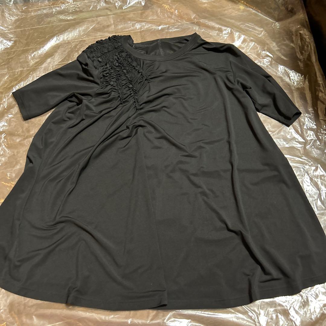 s*i様 黒の半袖チュニック ギャザー付き　トクコ