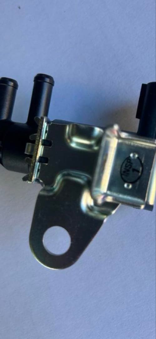 スズキジムニー ソレノイドバルブJA11V F6A 18117-82C00 新品