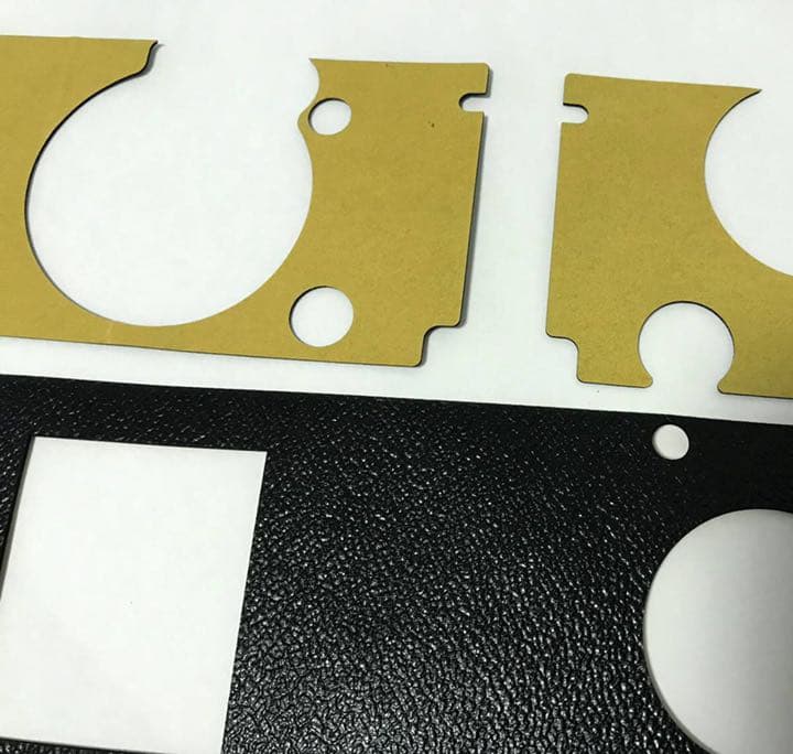 ローライ 二眼 2.8F（黑文字盤）/3.5F（黑文字盤）用 皮を飾ります