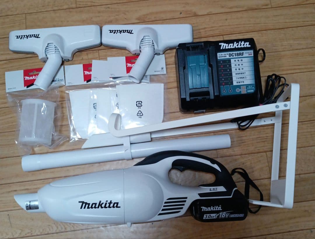マキタ18V充電式クリーナーCL180FD純正バッテリー、急速充電器、スタンド付