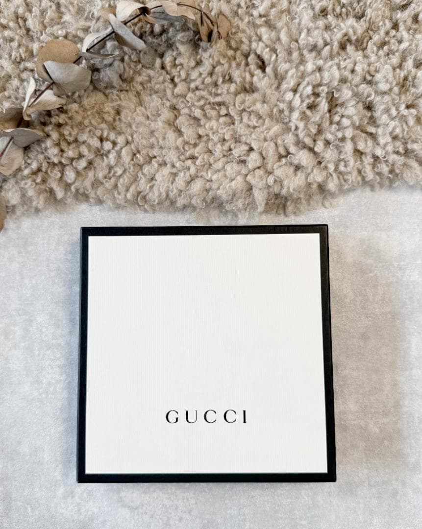 【GUCCI】グッチ ベビー ロンパース いちご柄 9-12M 箱付き