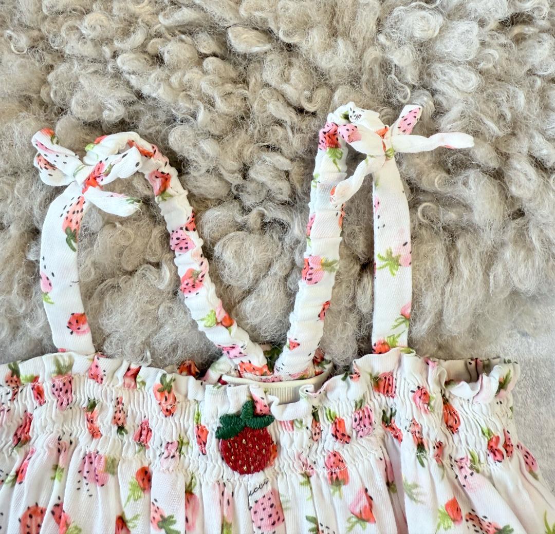 【GUCCI】グッチ ベビー ロンパース いちご柄 9-12M 箱付き