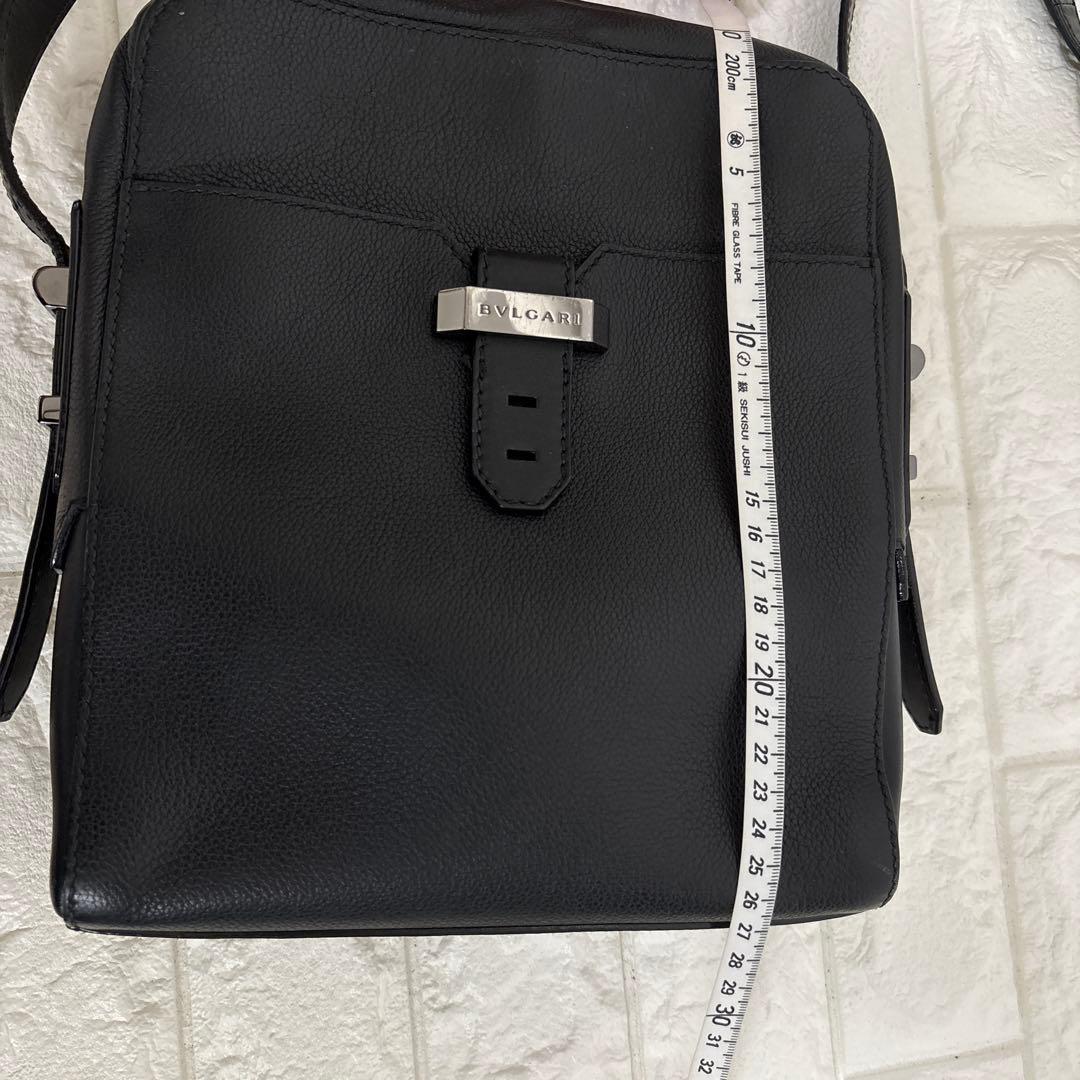 ▪️BVLGARI レザー　ショルダーバッグ　ブルガリバックル　BVCKLE 黒
