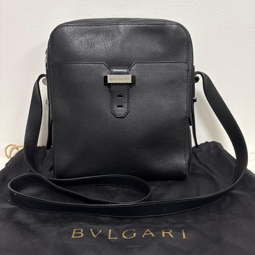 ▪️BVLGARI レザー　ショルダーバッグ　ブルガリバックル　BVCKLE 黒