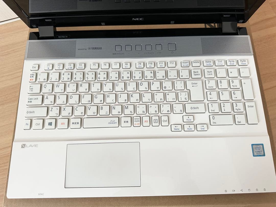 NEC LAVIE NS750HAW / i7/8GB/ノートパソコン ホワイト