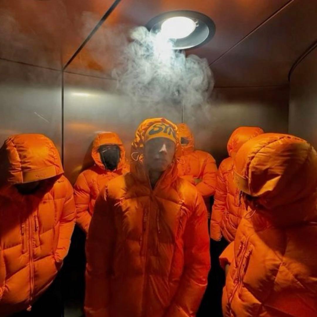 即日発送　syna world ダウンジャケット　オレンジ　シナワールド　UK