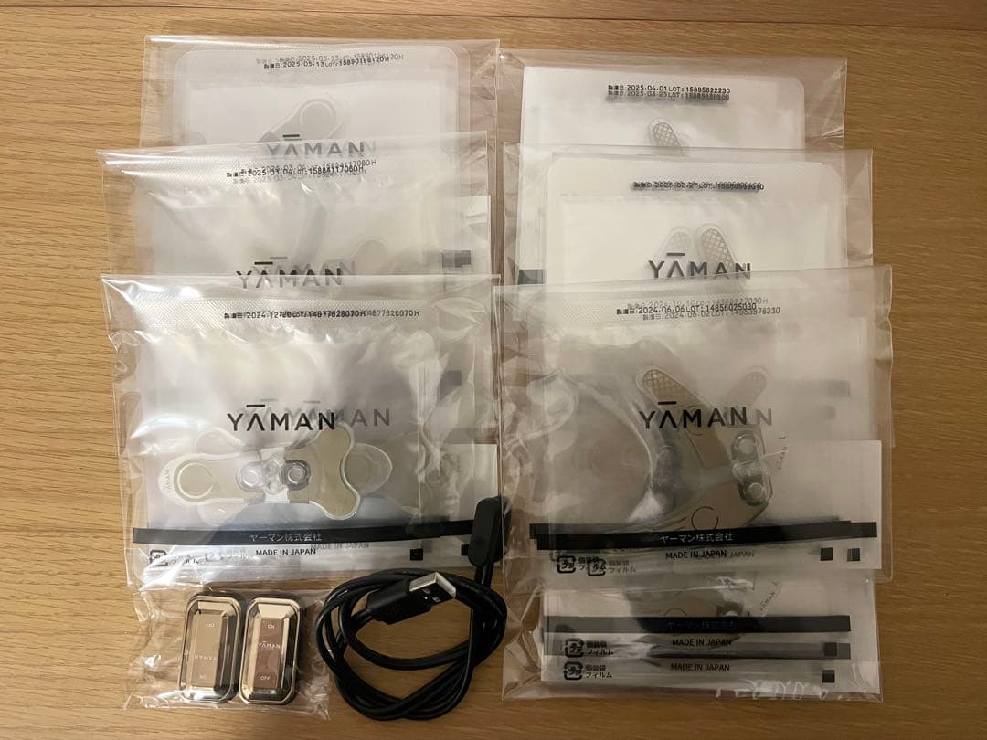 YA-MAN ヤーマン デザインリフトモア 本体+目元10セット+口元10セット