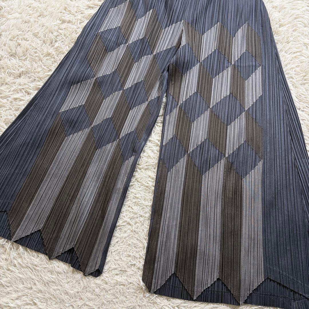 美品■プリーツプリーズ　ワイドパンツ　ガウチョ　総柄　グレー　サイズ3