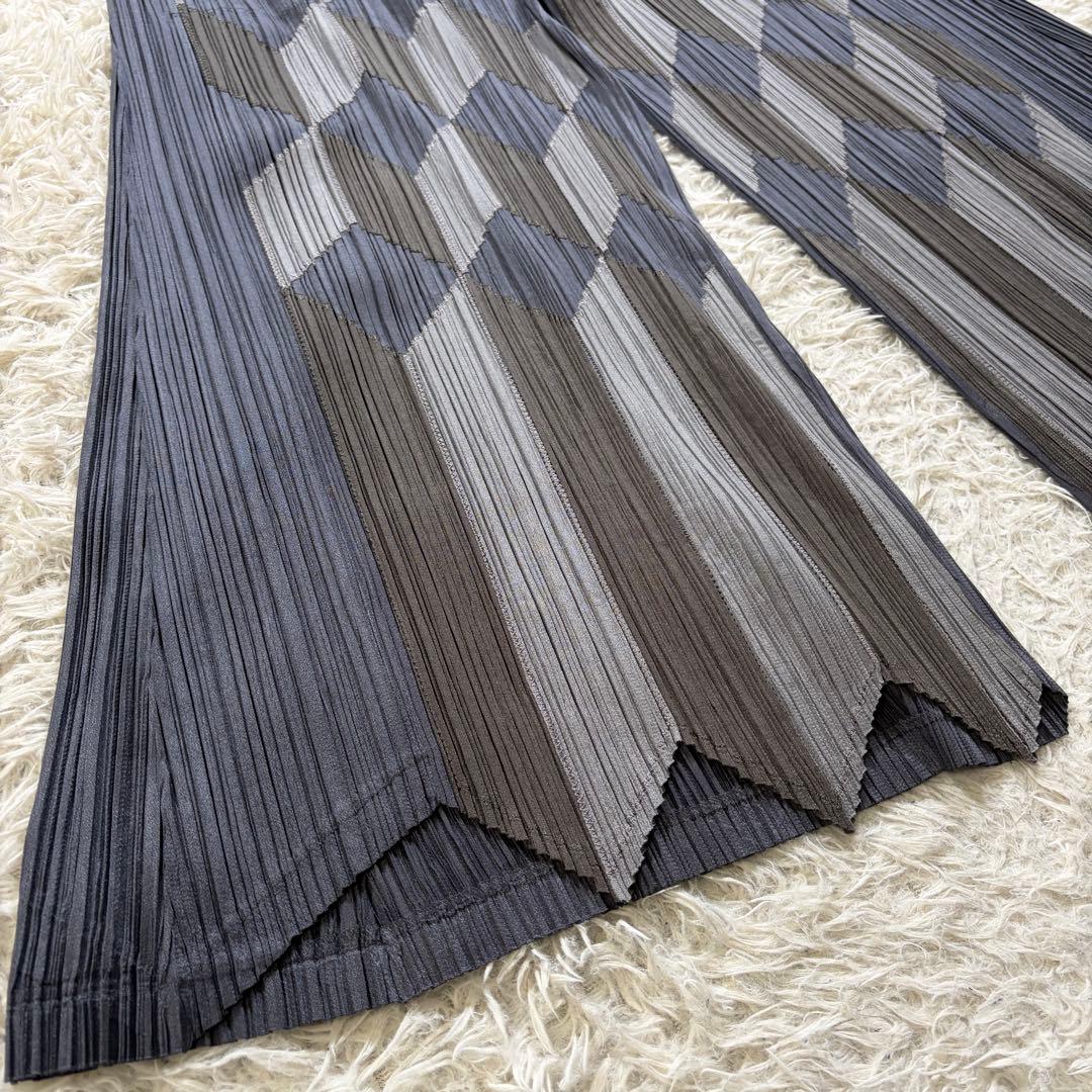 美品■プリーツプリーズ　ワイドパンツ　ガウチョ　総柄　グレー　サイズ3