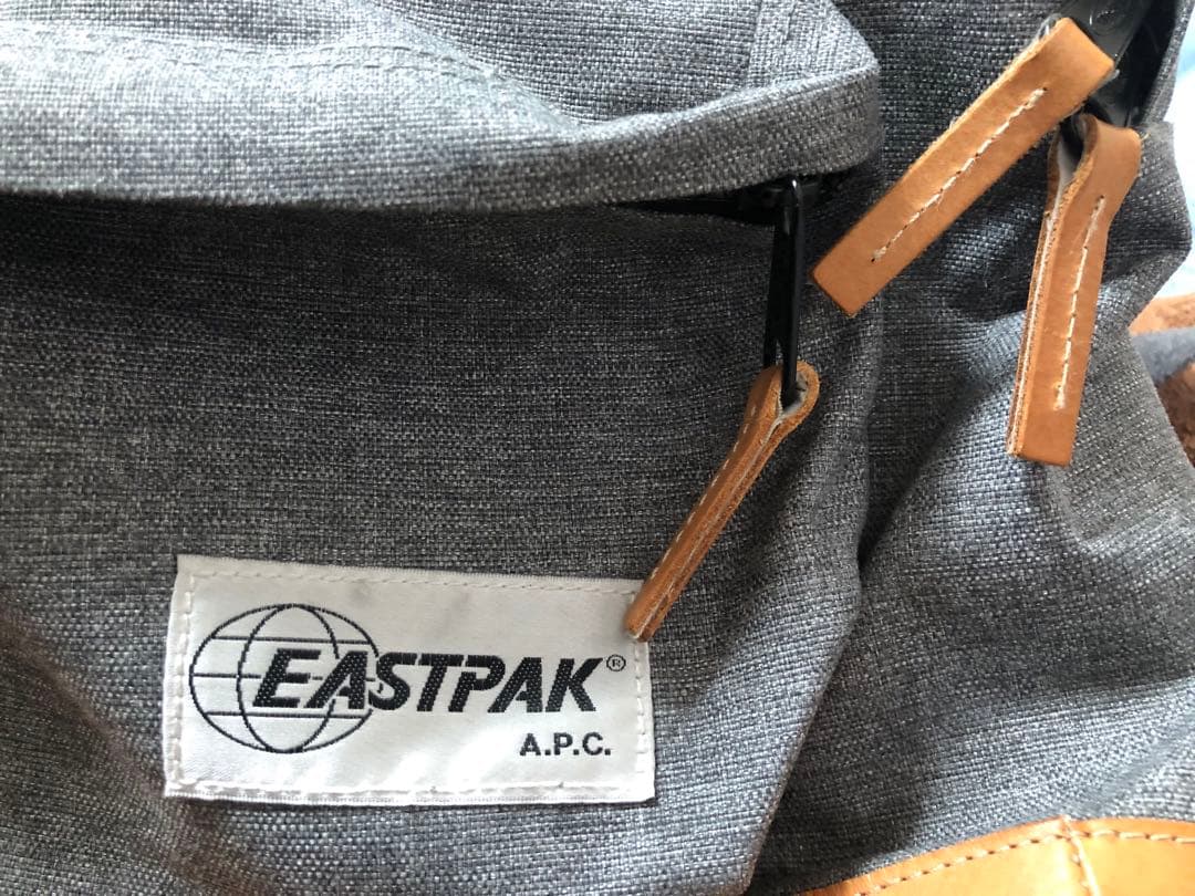 A.P.C. × EASTPAK グレー リュック・バックパック