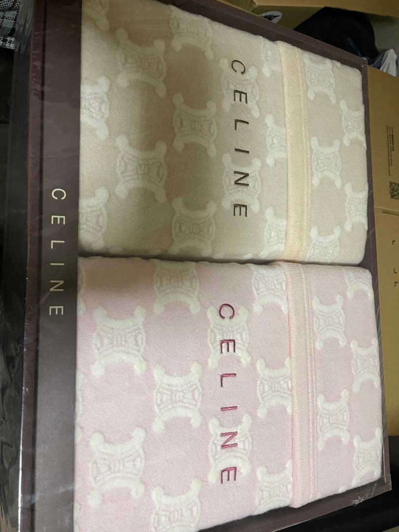 新品　　セリーヌ　　　２枚組　綿毛布
