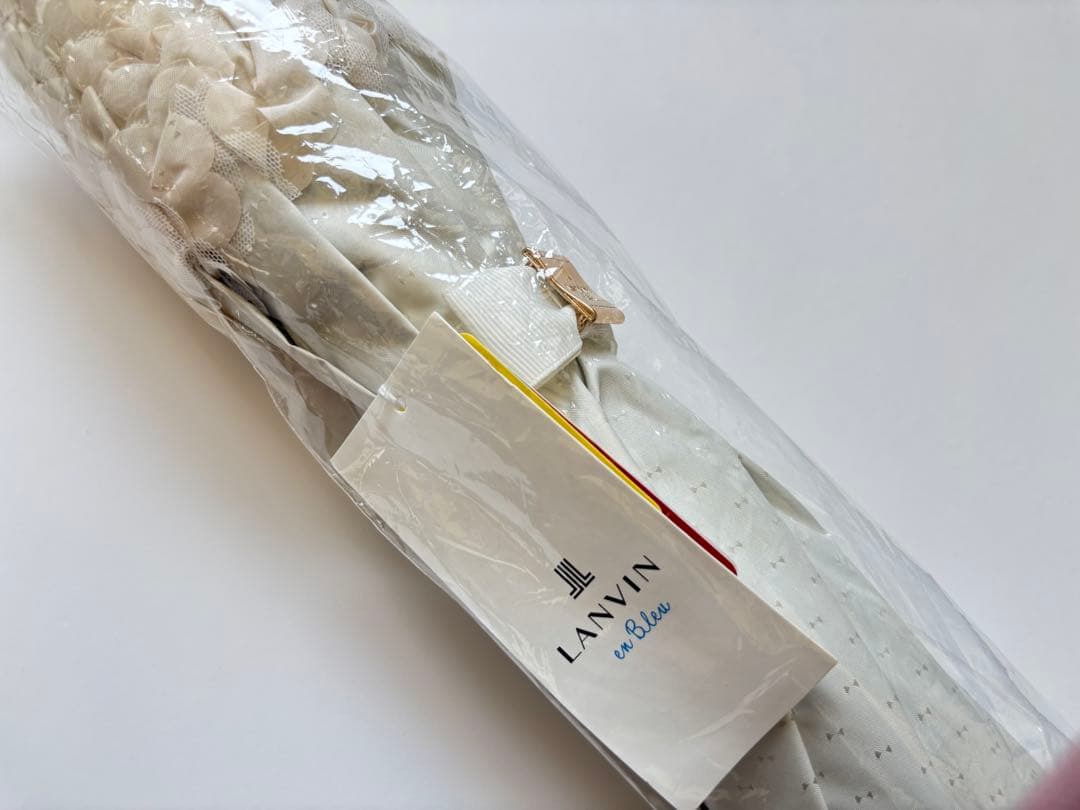 【新品】ランバンオンブルー　日傘　晴雨兼用　折りたたみ日傘　ドビーフリル　大きめ