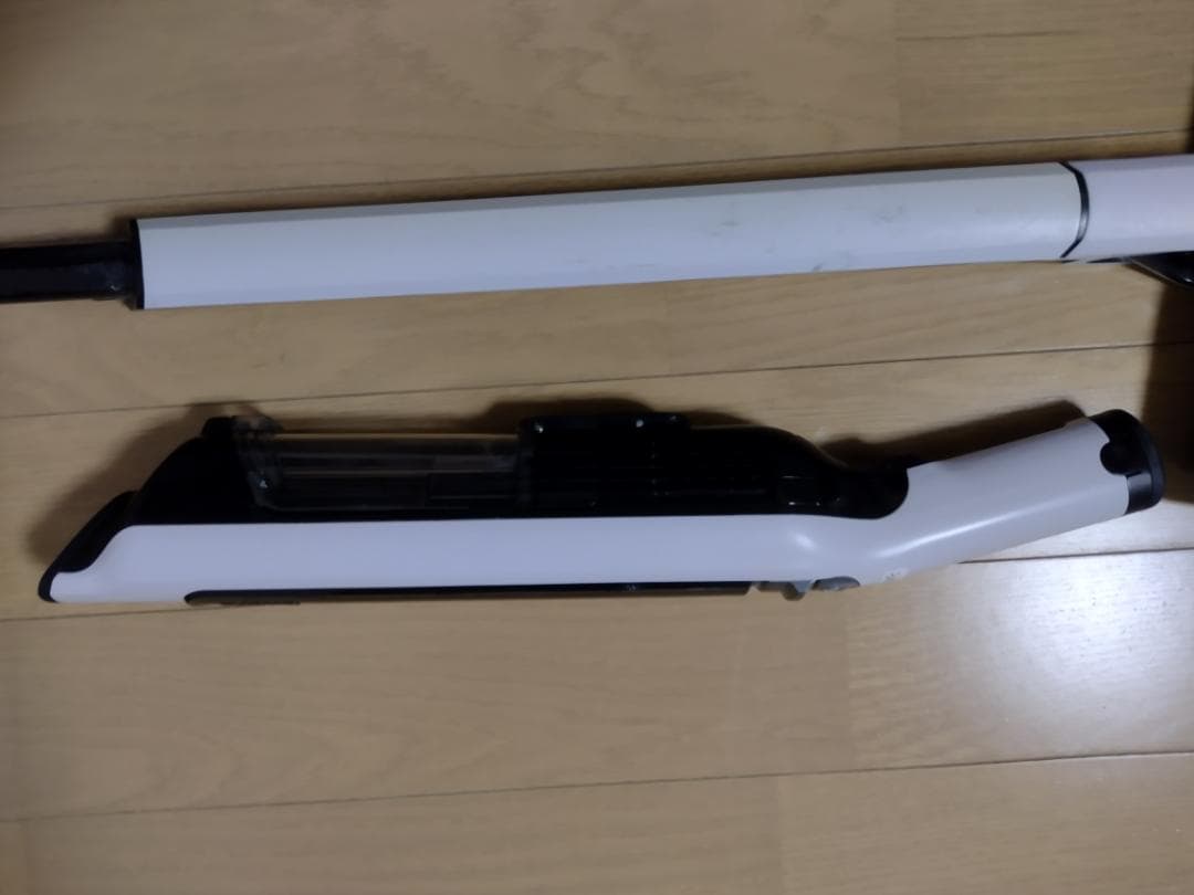 シャーク★コードレスクリーナー★CS300JWH★バッテリー新品と大差なし★