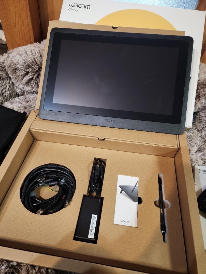 ‎Wacom ワコム 15.6インチ Cintiq 16 FHD