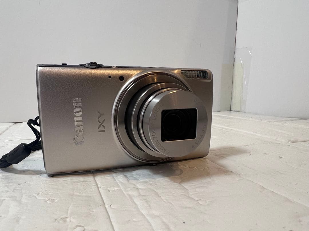 Canon カメラ　IXY 650 PC2274 シルバー　箱　充電器　コンデジ