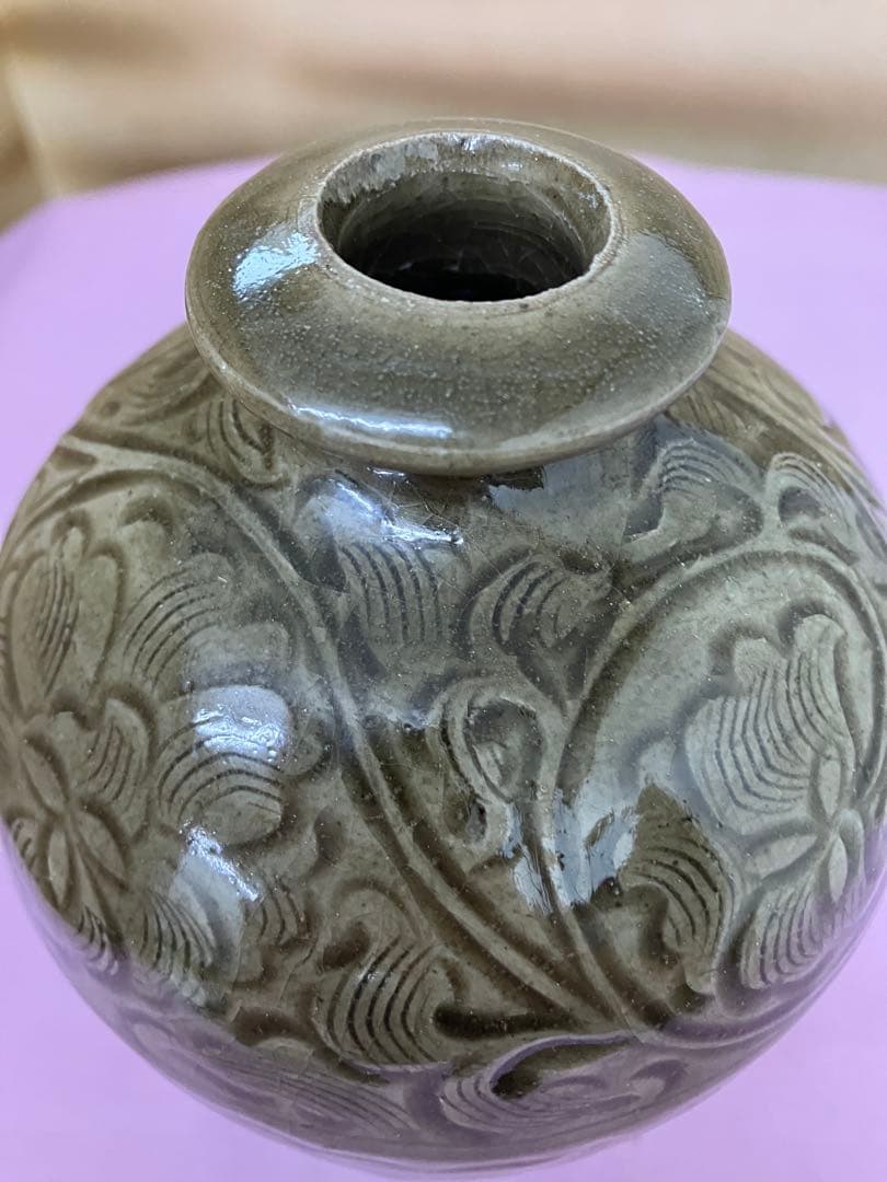 青磁瓶、白磁皿　3点