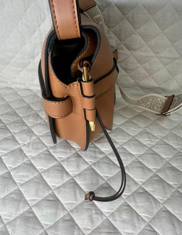 美品 LOEWE ショルダーバッグ