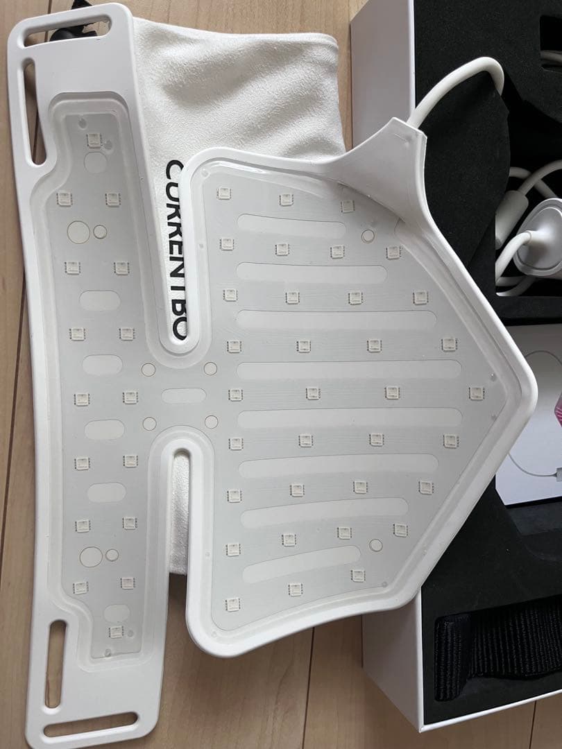 CURRENTBODY SKIN LED美顔器 首デコルテ用
