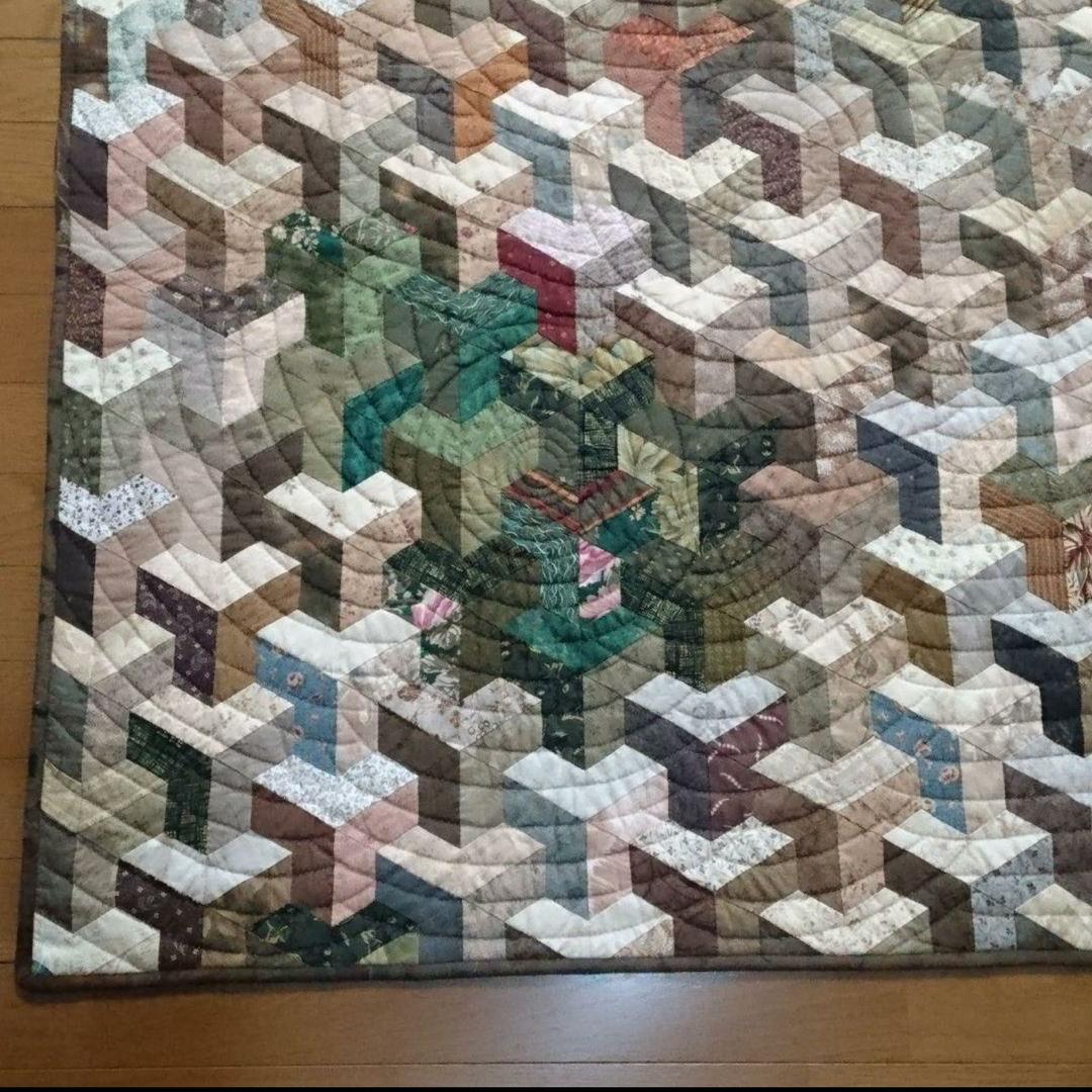 パッチワーク インナーシティ タペストリー ベッドカバー 穏やかな秋