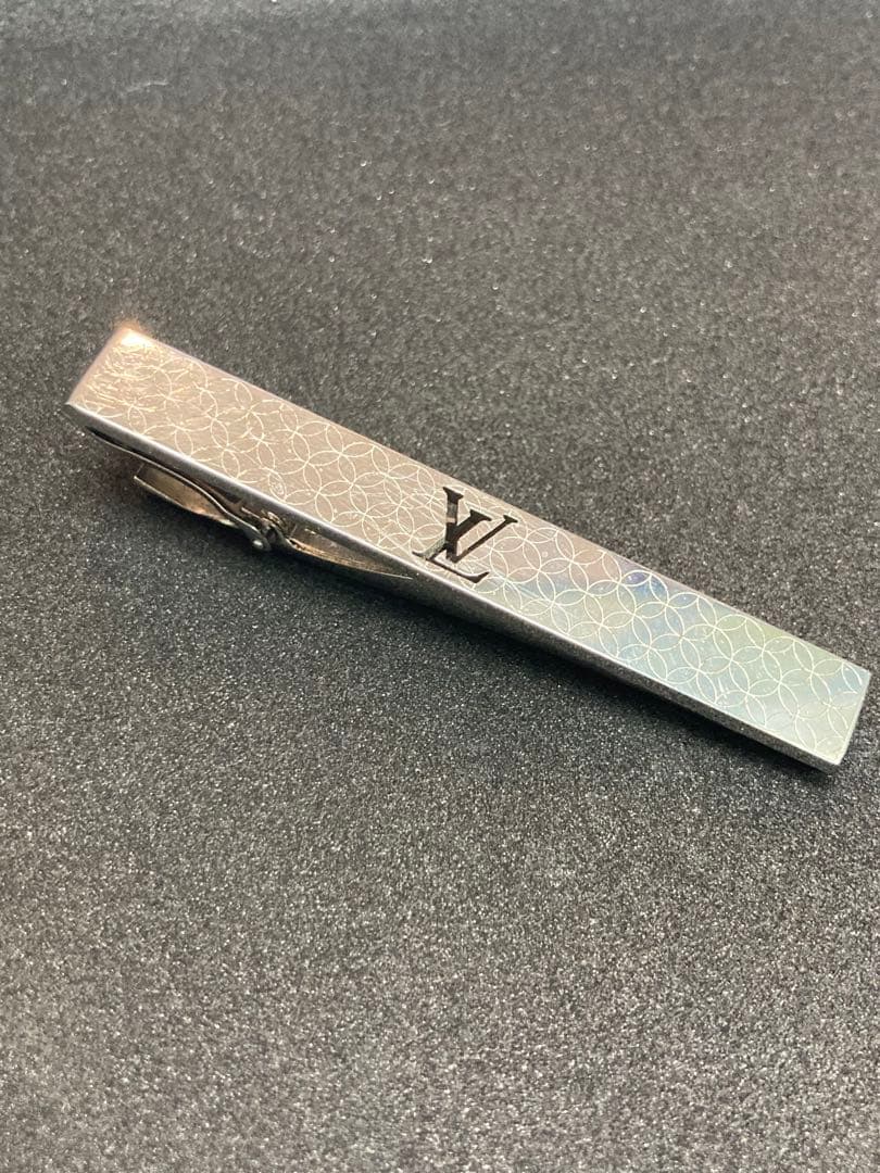 Louis Vuitton エンボス ネクタイピン