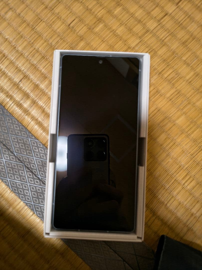 スマートフォン本体 sharp aquos r8