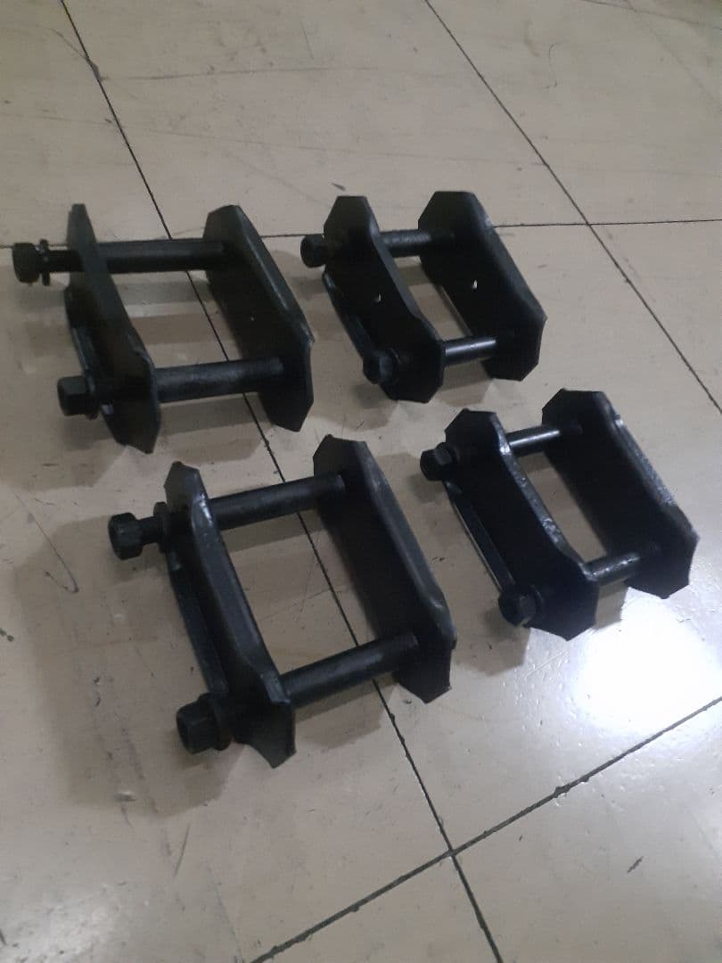 【送料無料】 ジムニー JA11 純正 シャックル 4個セット