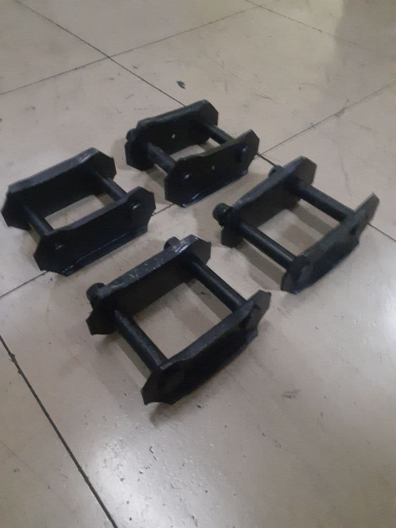 【送料無料】 ジムニー JA11 純正 シャックル 4個セット