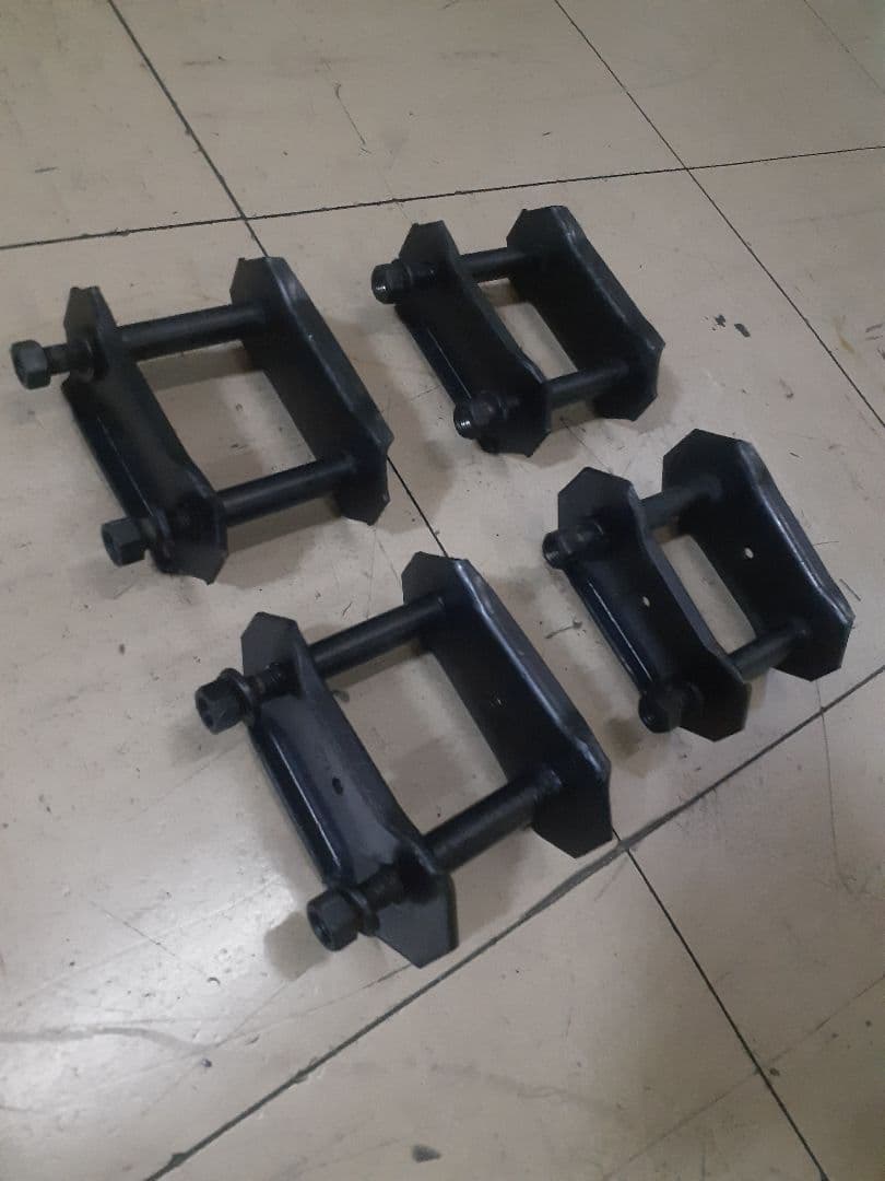 【送料無料】 ジムニー JA11 純正 シャックル 4個セット