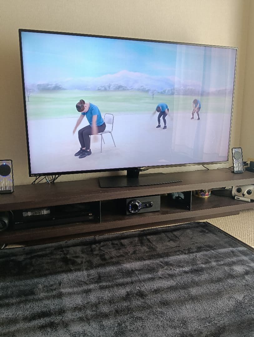 シャープ　８Ｋテレビ　60インチ 8T-C60BW1