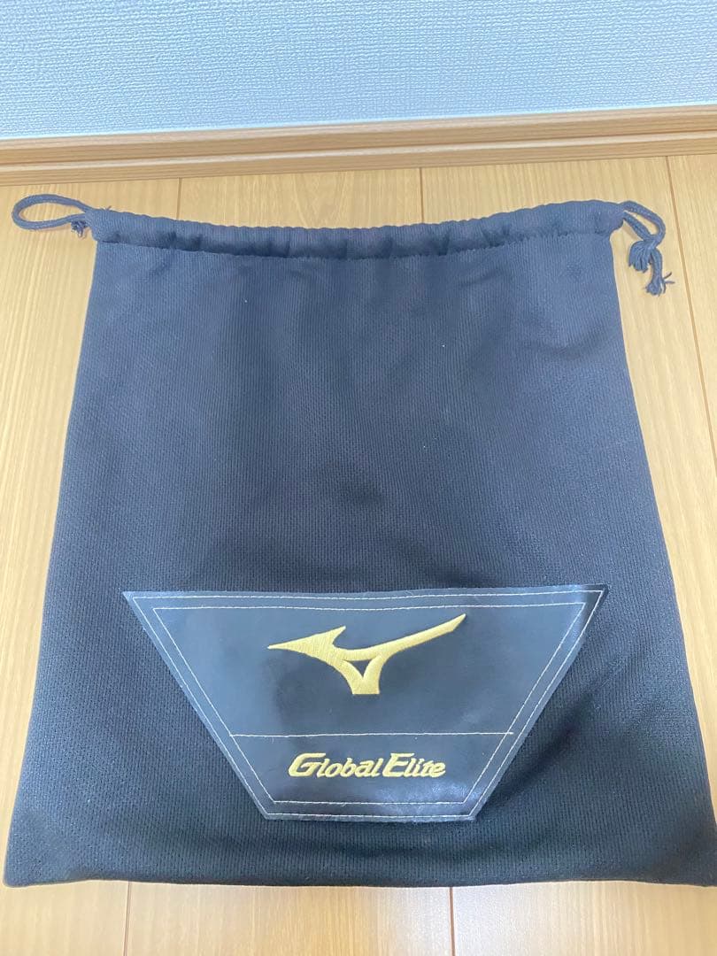 Mizuno Global Elite 軟式グローブ ボール付き