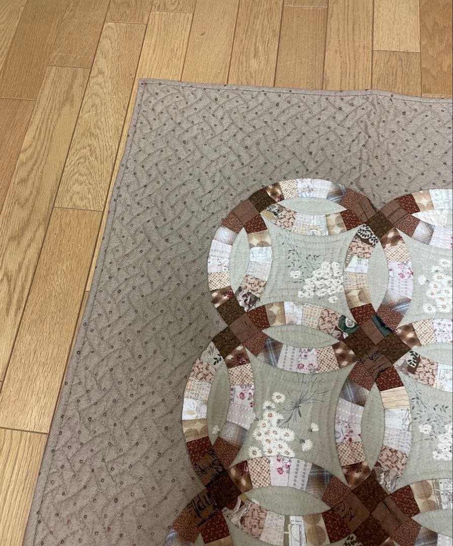 パッチワークキルト　タペストリー　ダブルウェディングリング