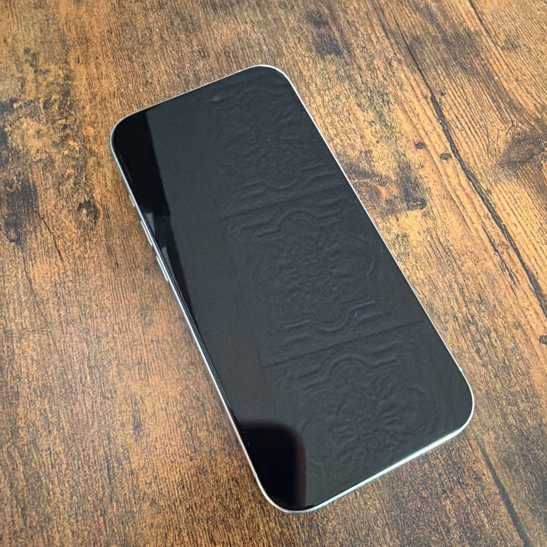 Apple iPhone 15 Pro ホワイトチタニウム　256GB