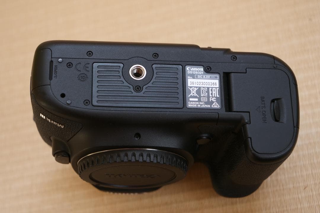 キヤノン　EOS5DMarkⅢ　ボディ　美品　シャッター回数11,000回