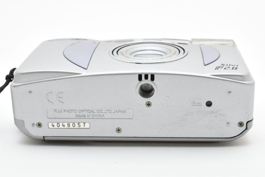 美品 FUJIFILM Silvi F2.8 シルバー コンパクトフィルムカメラ
