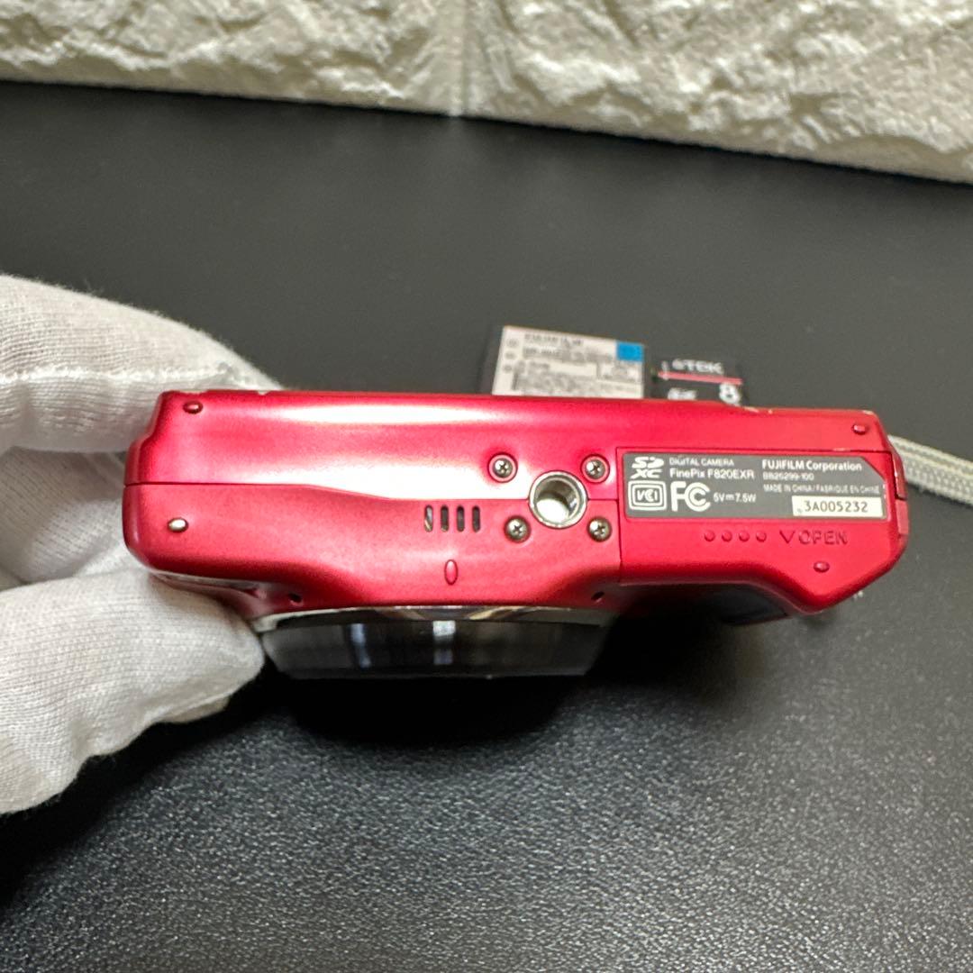 FUJIFILM FINEPIX F820EXRレッド中古良品