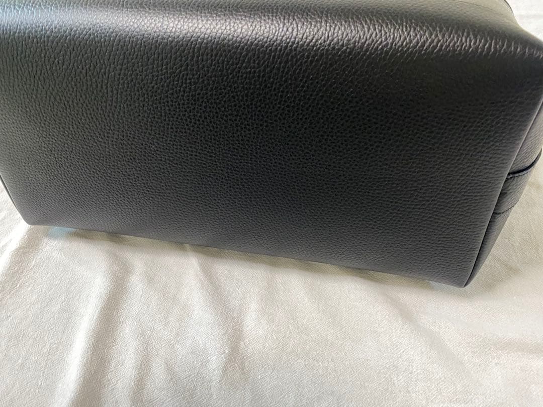 【新品未使用】BURBERRY ブラック レザー トートバッグ