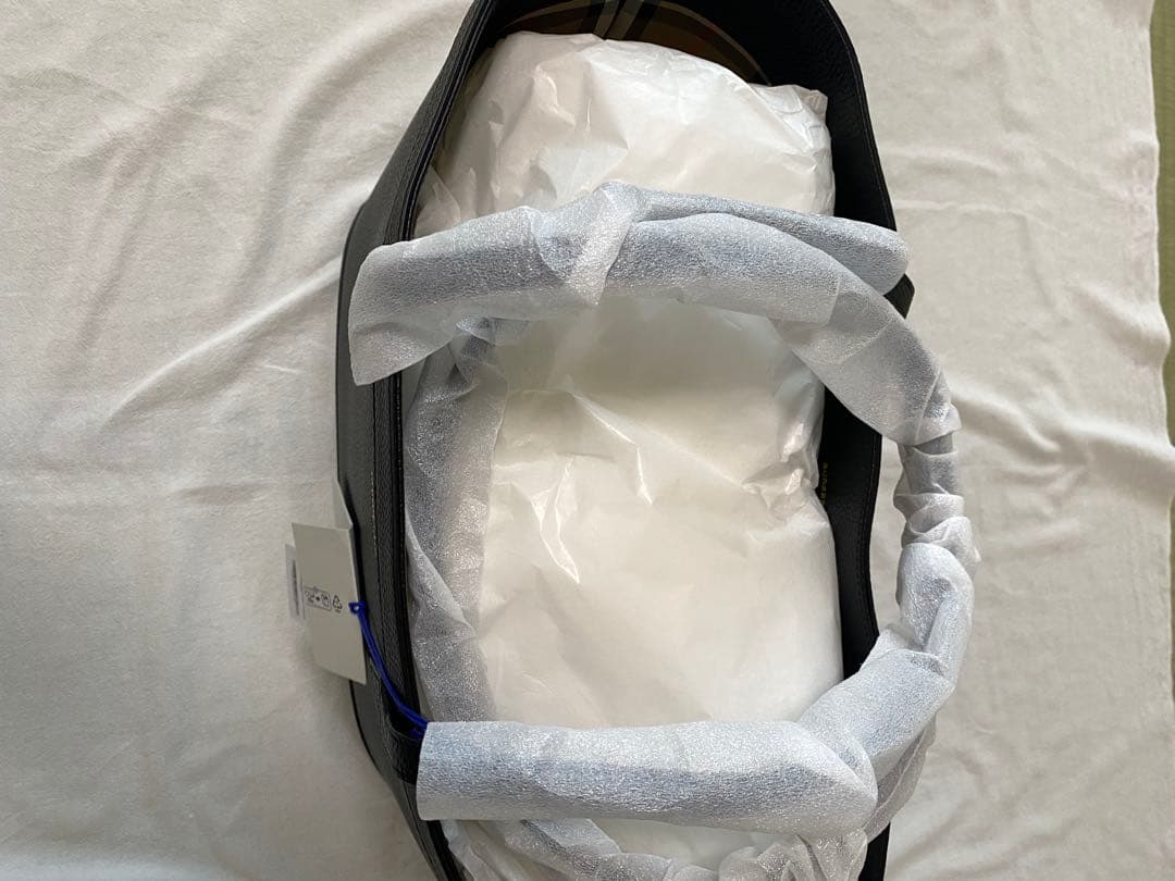 【新品未使用】BURBERRY ブラック レザー トートバッグ